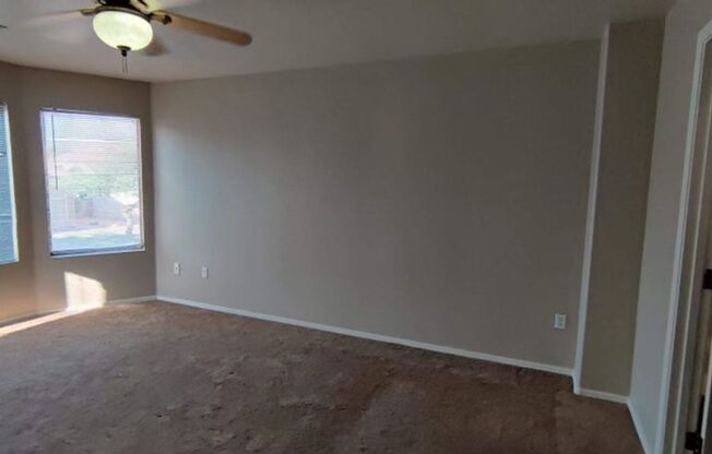 Great 3 Bedroom plus den/office and Loft in Gilbert for rent.