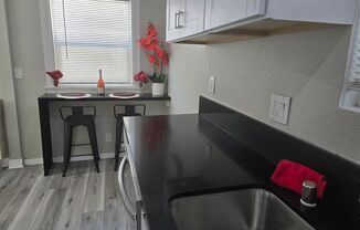 Beauitful Casa house - Completely remodeled ALL NEW- off street parking