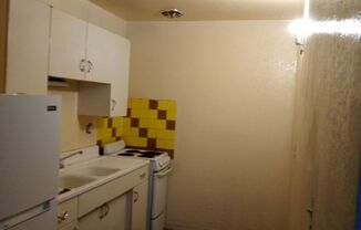 1 bed, 1 Bath, 750 sqft Great Location off Joliet and 17th