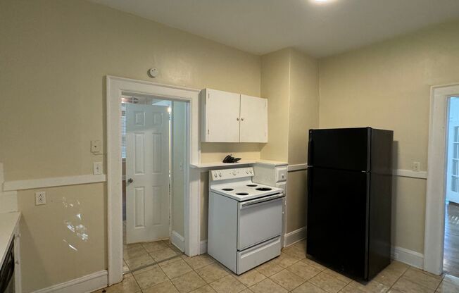 3 beds, 2 baths, $1,495