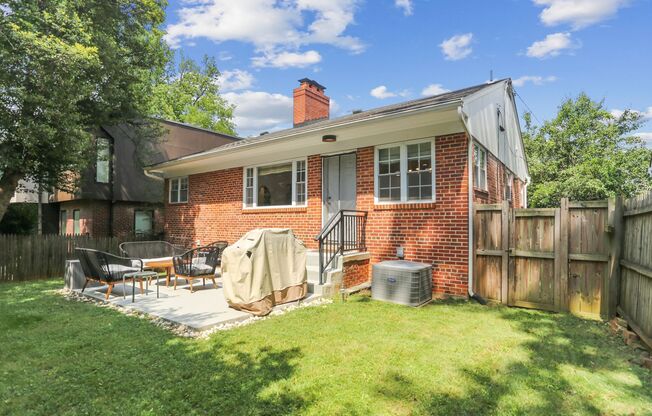 Lovely 3br/3ba home minutes from Downtown Bethesda!