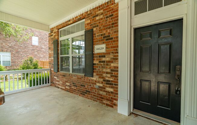 Fabulous & Spacious 4 Bedroom home in Har-Ber Meadows w/bonus room!