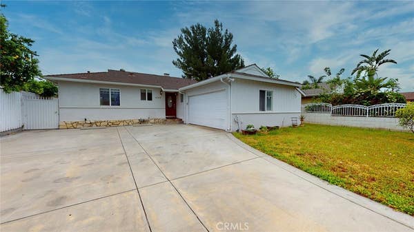 8162 VAN NOORD AVE