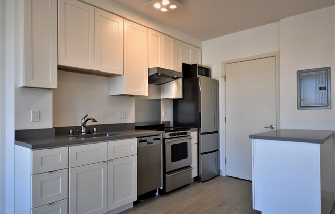 1 bed, 1 bath, 540 sqft, $2,970, Unit 24 Franklin St, Unit 801