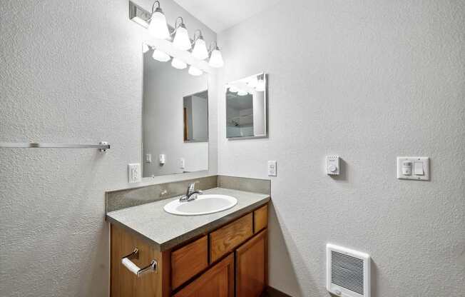 Reflections at Hidden Creek Apartments - Keizer, Oregon