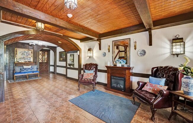 Beautiful 1 bedroom 1.5 Bath Condo on the ground floor with gorgeous water view.