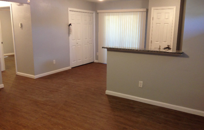 4904 MERRITT CIR