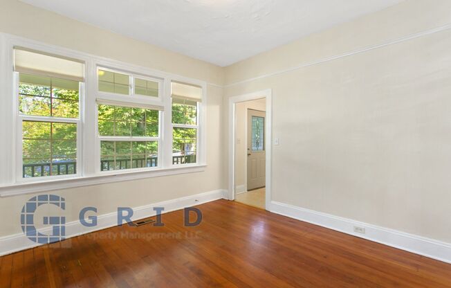 Gorgeous 2 Bedroom Victorian Home!