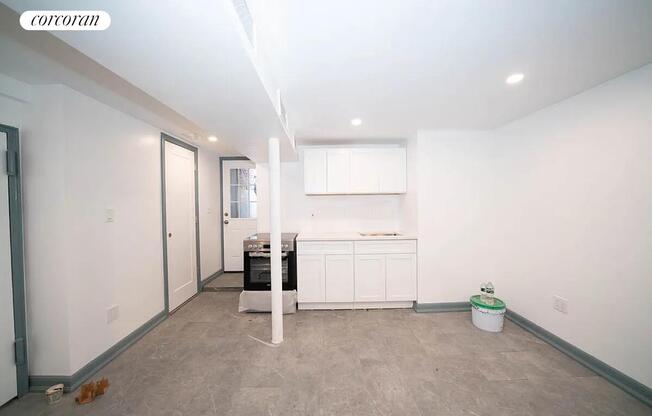 32 63 47 ST
