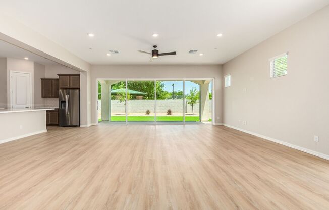 Gilbert Large 5 Bed 4.5 Bath Home with