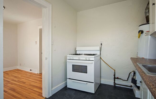 1 bed, 1 bath, $850