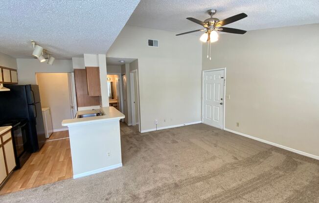 2br/2ba Tradewinds Condo with W/D!