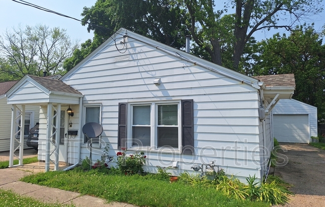 717 E GIFT AVE