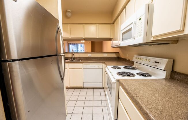 3 beds, 2 baths, $3,000, Unit # 104