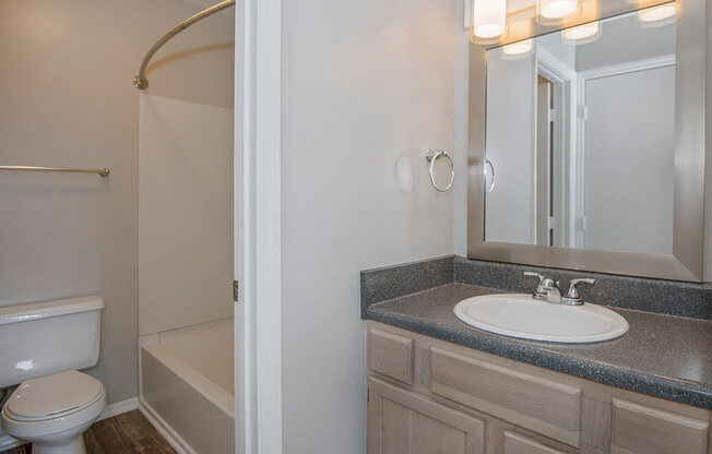 Fairgate-Apartments-Raleigh-NC-Bathroom
