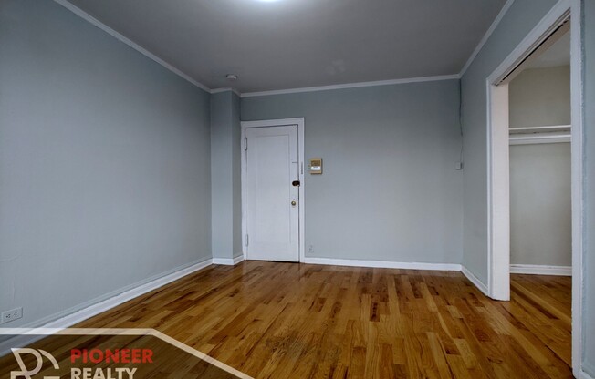 711 W Belmont Ave