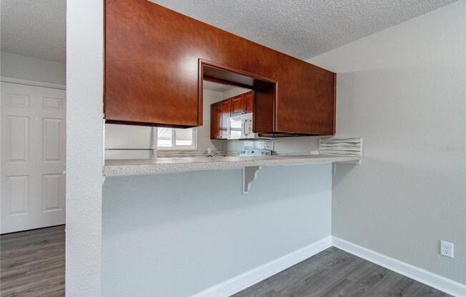 2 beds, 2 baths, 864 sqft, $1,400