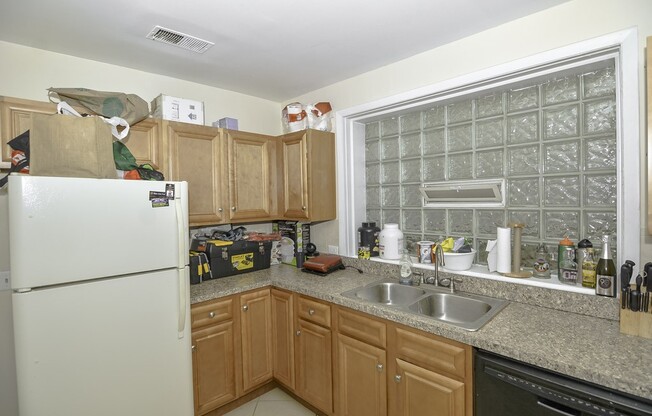 1436 Belmont
