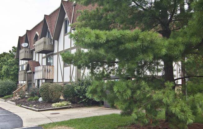 Cozy building at Camelot East Apartments, Fairfield, OH, 45014