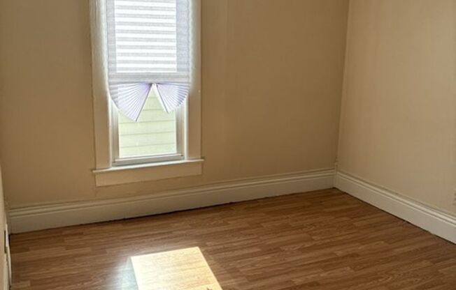 3 beds, 2.5 baths, 1,700 sqft, $1,650, Unit 1