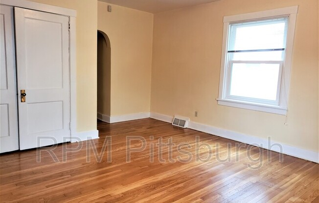 205 Lehigh Ave #2