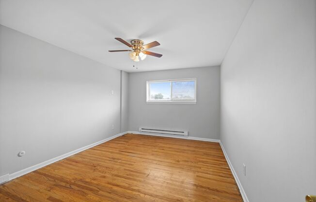 1 bed, 1 bath, 700 sqft, $1,000, Unit I5 (1BR)