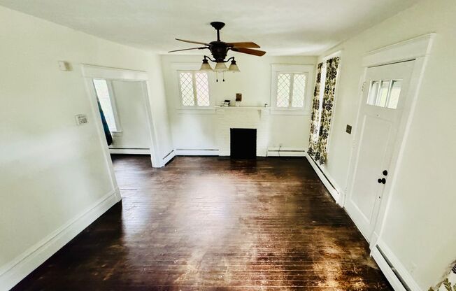 Charming Lakeside Gem: Recently Updated 3 Bed, 1.5 Bath Home with Fenced Yard!