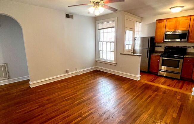 2 beds, 1 bath, $1,420, Unit Apt. 304