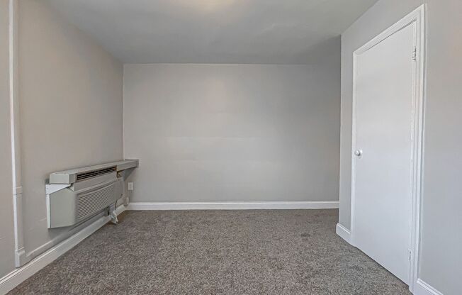 2 beds, 1 bath, 650 sqft, $825, Unit 313-04