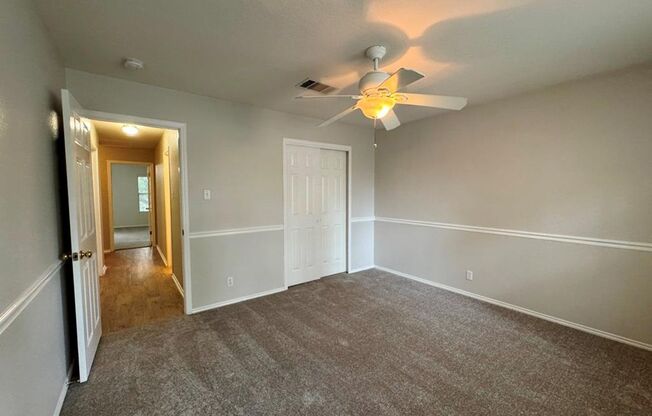 Welcome to 103 Grant Court – a spacious retreat nestled on a quiet cul-de-sac!