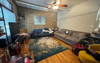 918 W Oakdale
