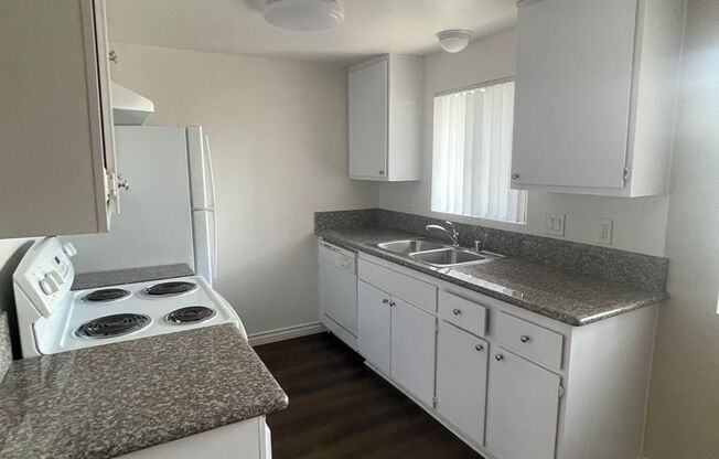 2 beds, 1 bath, 800 sqft, $2,150, Unit 45