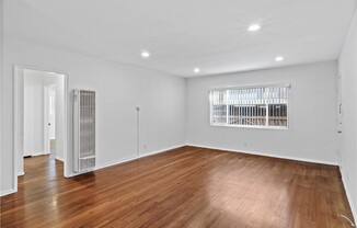 4918 1/2 TUJUNGA AVE