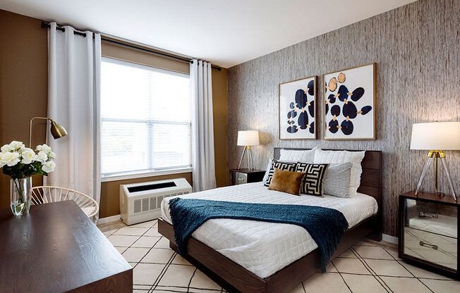 Beautiful Bright Bedroom With Wide Windows at The Green at Bloomfield, Bloomfield