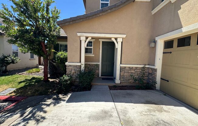 Beautiful 4-Bedroom, 2.5 Bathroom Lathrop Home
