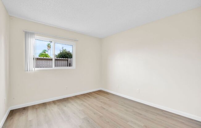 2 beds, 1 bath, 850 sqft, $1,740, Unit H-24