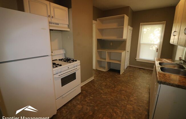 6 beds, 3 baths, $2,000, Unit 1