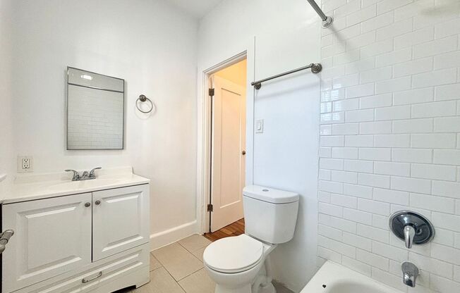 Studio, 1 bath, $1,350, Unit 305