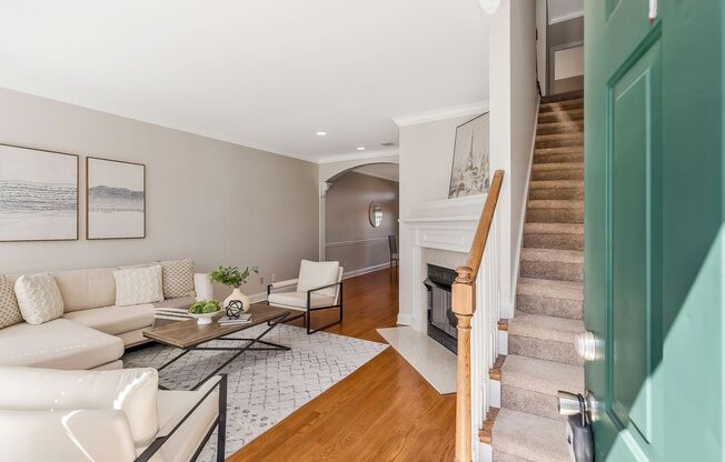 FABULOUS LOCATION!! 2BEDROOM 2 BATH TOWNHOUSE!!