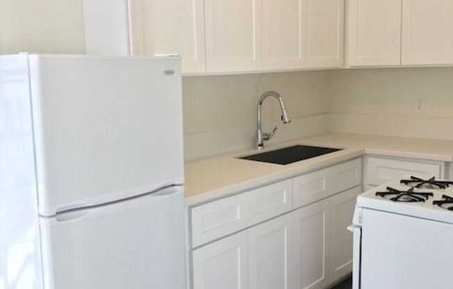 1 bed, 1 bath, 600 sqft, $1,745, Unit 127E11