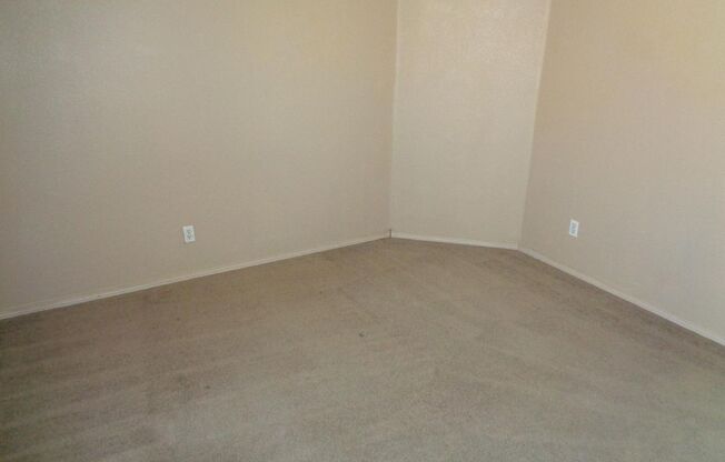 3 beds, 3 baths, $1,595
