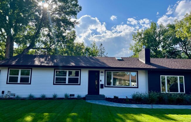 STUNNING MODERN FARMHOUSE in North Boulder - Available 11/1/2024