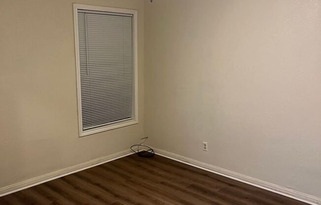 2 beds, 1 bath, $850, Unit 1