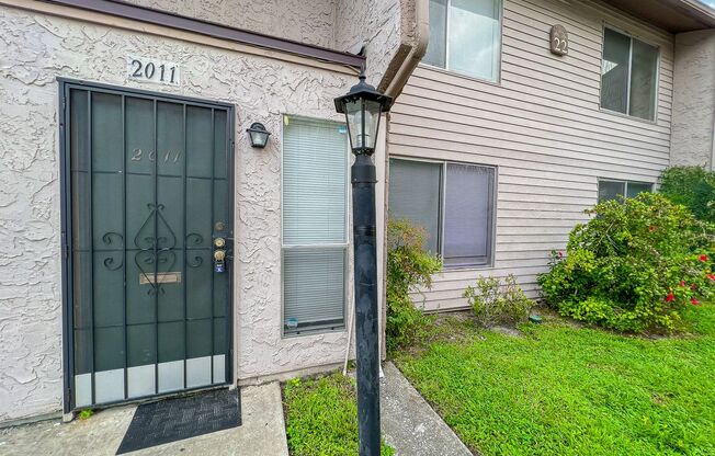 Charming 2 Bedroom, 1.5 Bathroom Condo in Orlando!!