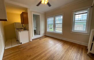 Studio, 1 bath, $725, Unit 207
