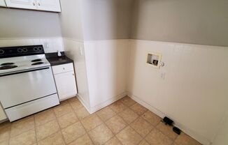 2 beds, 1 bath, 780 sqft, $895, Unit 1