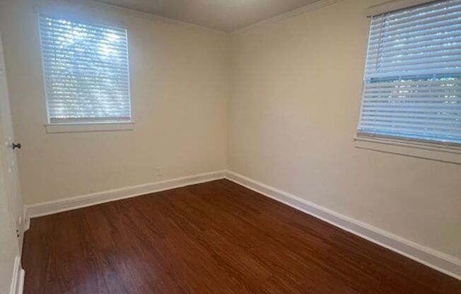 Beautiful 2 Bedroom 1 Bathroom Home