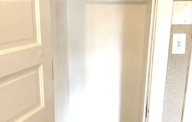 Studio, 1 bath, $795, Unit 33