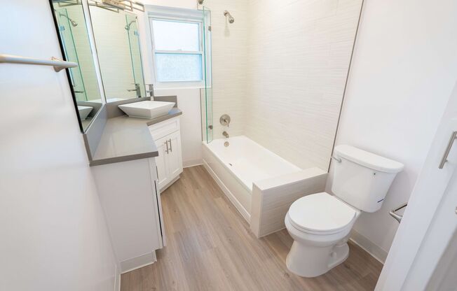 2 beds, 2 baths, 1,025 sqft, $4,198, Unit 215