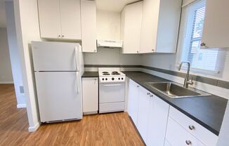 Studio, 1 bath, 426 sqft, $1,850, Unit 09